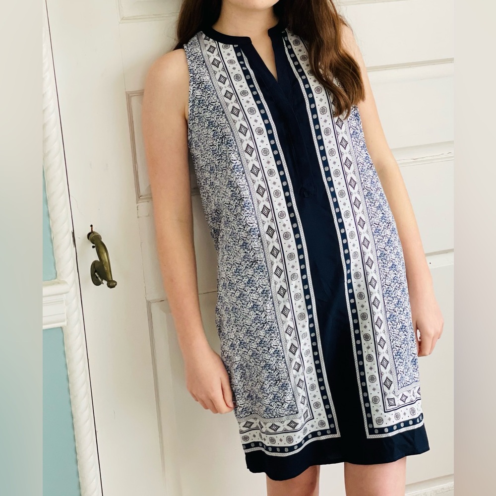 Sleeveless dress